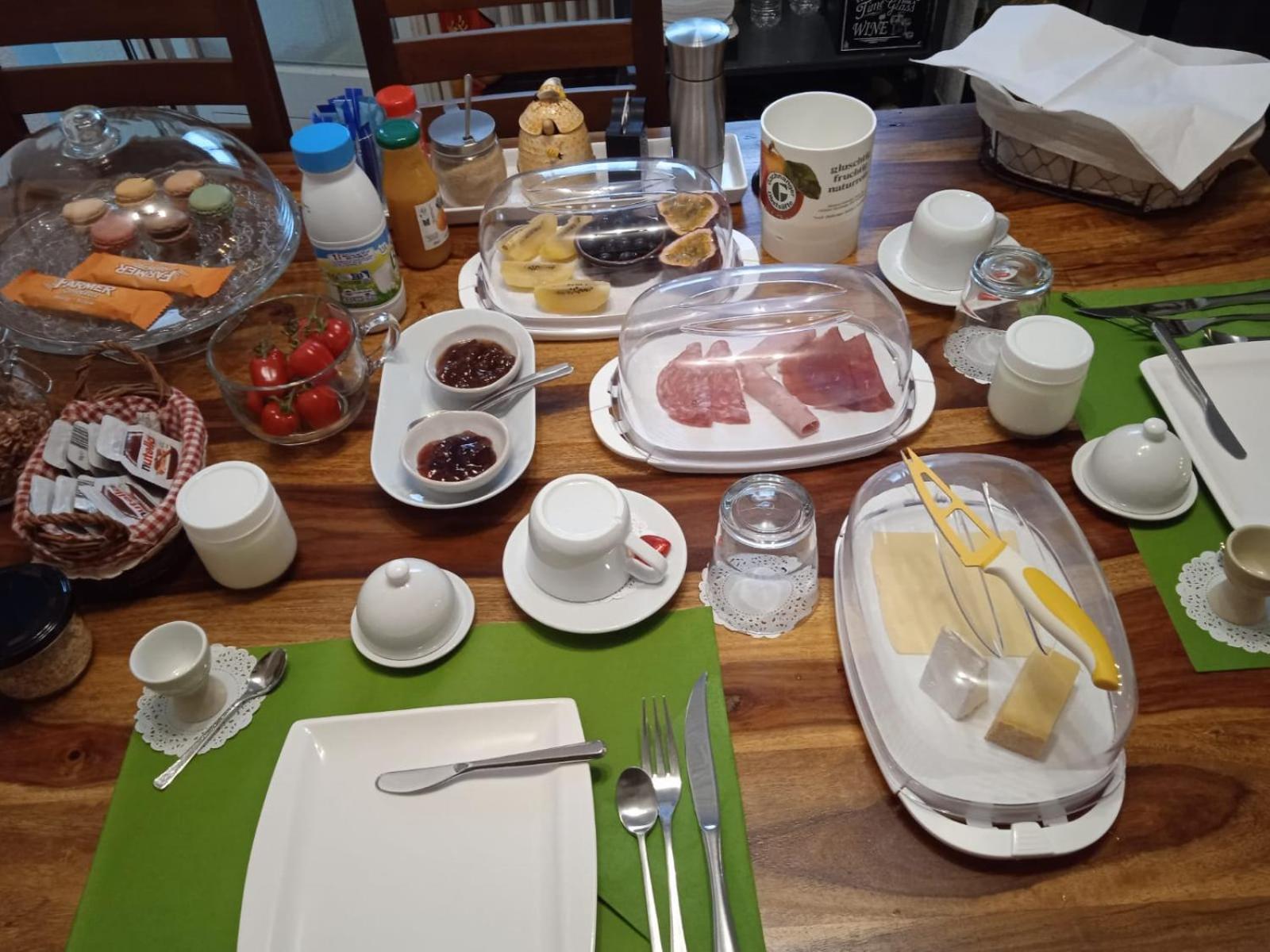 Kiki's Bed & Breakfast Basel